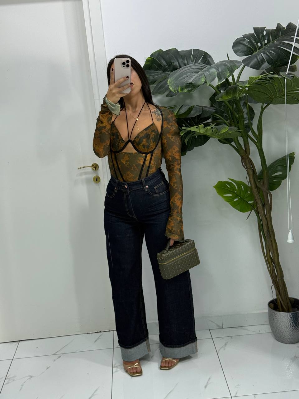 JEANS SCURO CON PIEGONE
