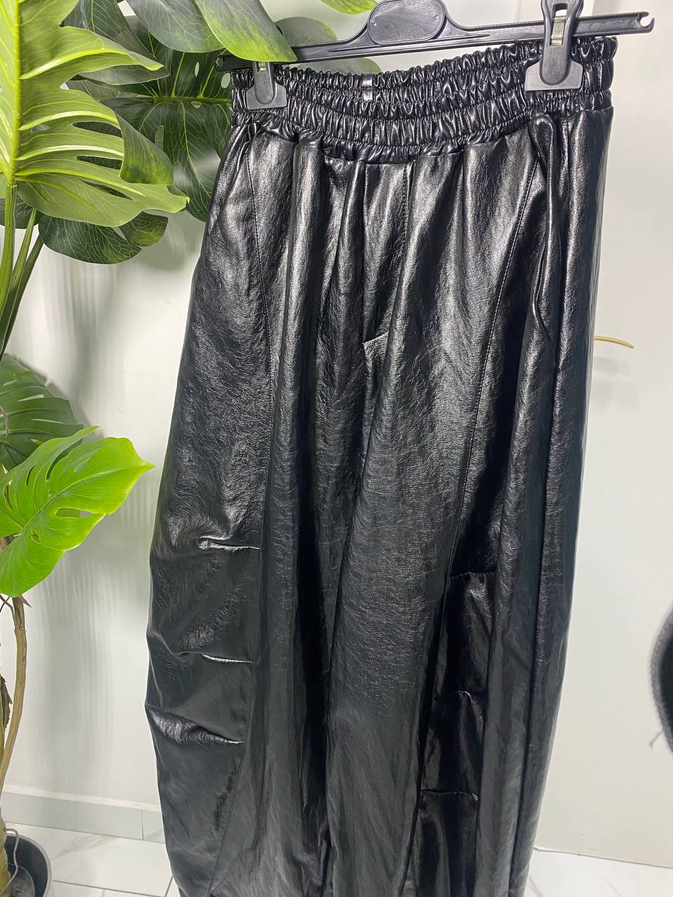 PANTALONE CARGO IN ECOPELLE