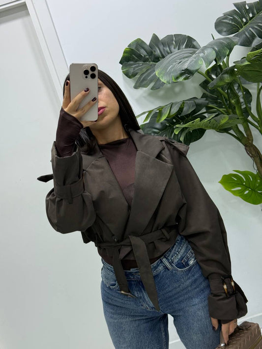 TRENCH CORTO